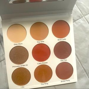 Give them LaLa eyeshadow palette